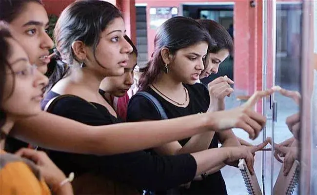 EPSET- ఇంటర్నల్ స్లైడింగ్ లో 3,590 సీట్ల కేటాయింపు