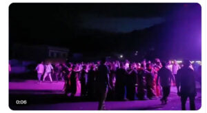 నిమజ్జనంలో అపశ్రుతి.. భక్తులపైకి దూసుకొచ్చిన కారు