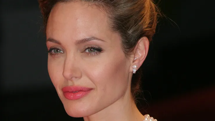 Angelina Jolie : అమెరికాను వీడుతున్న ఏంజెలినా జోలీ