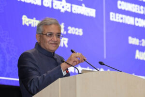 మహారాష్ట్ర ఓట్లపై అభ్యంతరాలు ఎందుకు చెప్పలేదు -CEC