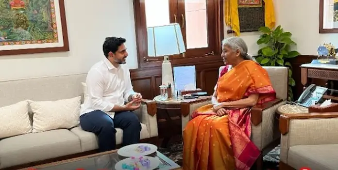 Nara Lokesh: కేంద్ర ఆర్థిక మంత్రి నిర్మలా సీతారామన్‌తో మంత్రి నారా లోకేశ్ భేటీ..
