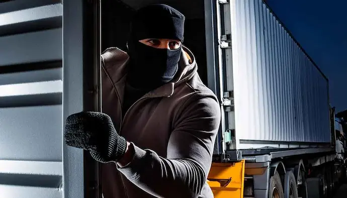 Lorry Theft: లారీ ఎత్తుకెళ్లి గూడ్స్ ఖాళి చేసి దొంగలు పరార్