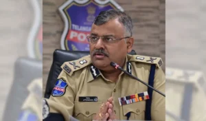 పోలీసులందరూ పట్టభద్రులు కావాల్సిందే