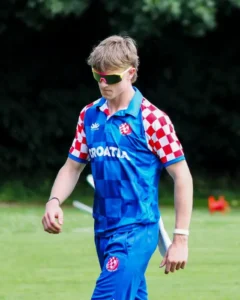 అతి పిన్న వయసు కెప్టెన్‌గా రికార్డు సృష్టించిన జాక్ వుకుసిక్