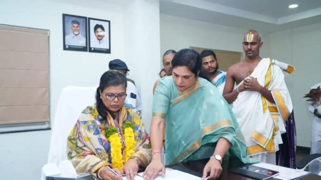 Today News : AP Handlooms – జాతీయ స్థాయిలో ఏపీ చేనేతకు 10 అవార్డులు – సుచిత్ర ఎల్ల