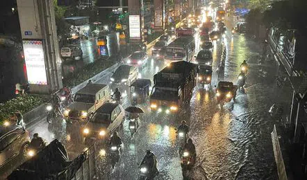 Hyderabad Rains : హైదరాబాదులో దంచి కొట్టిన వర్షం