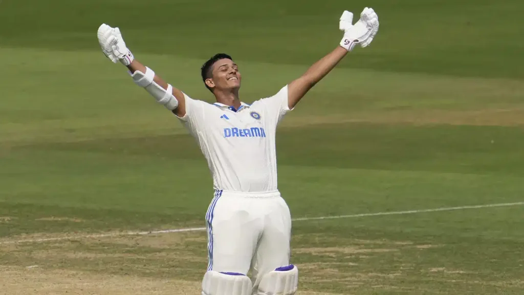 India vs England : జైస్వాల్ అద్భుత పోరాటం :భారత్‌కు 52 పరుగుల ఆధిక్యం