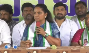 రేవంత్‌పై కవిత విమర్శలు – 72 గంటల దీక్ష