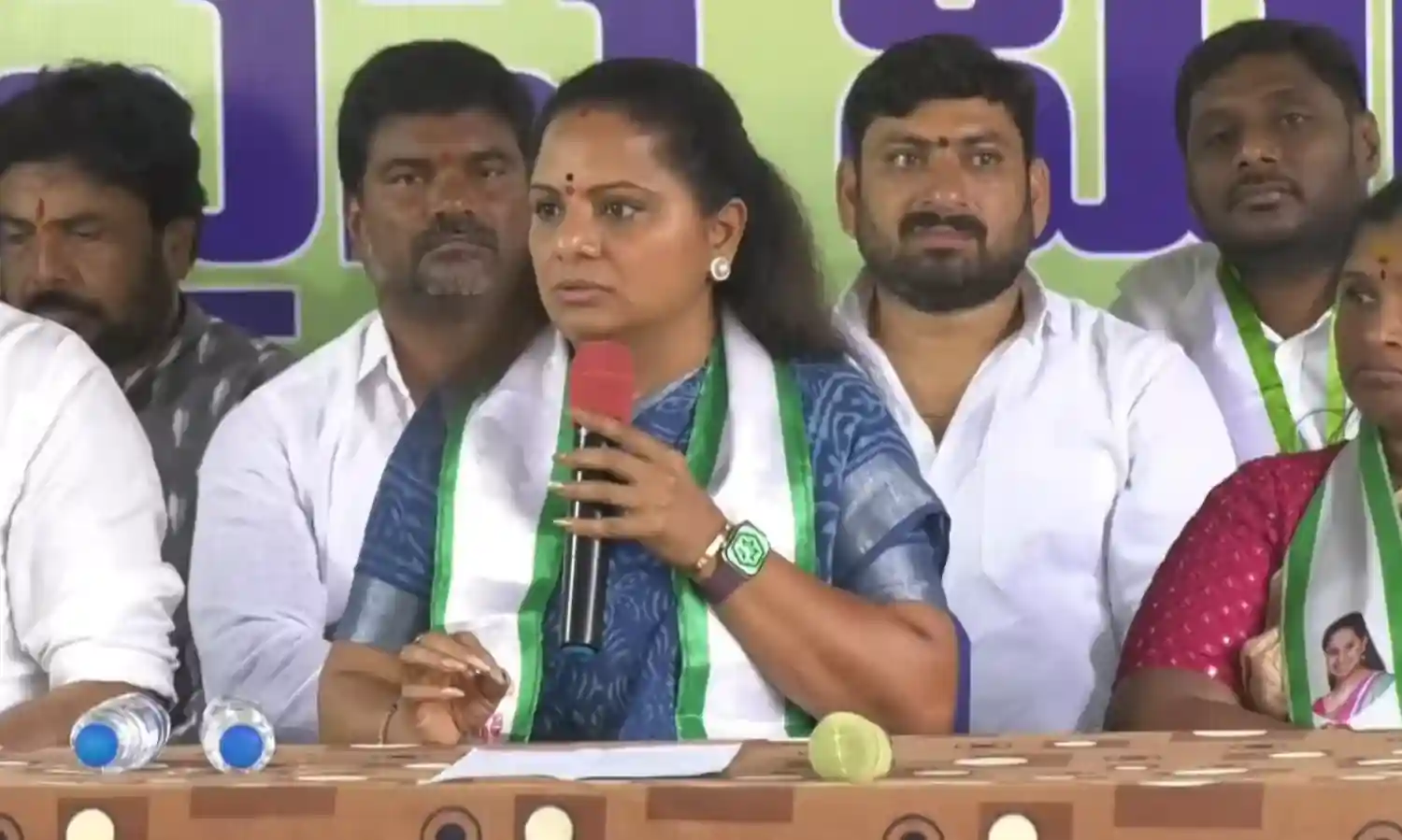 రేవంత్‌పై కవిత విమర్శలు – 72 గంటల దీక్ష