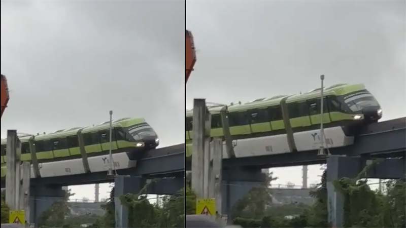 Heavy Rains in Mumbai : మధ్యలో నిలిచిన మోనో రైళ్లు