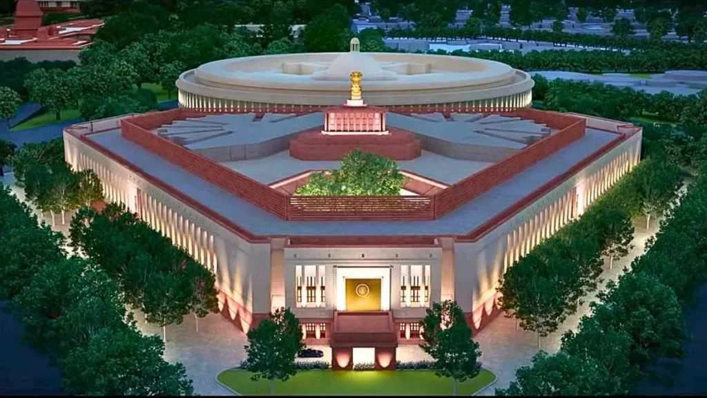 New law : ప్రజాప్రతినిధులపై కేంద్రం కొత్త చట్టం