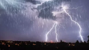 తెలంగాణలో పలు జిల్లాల్లో భారీ నుంచి అత్యంత భారీ వర్షాలు