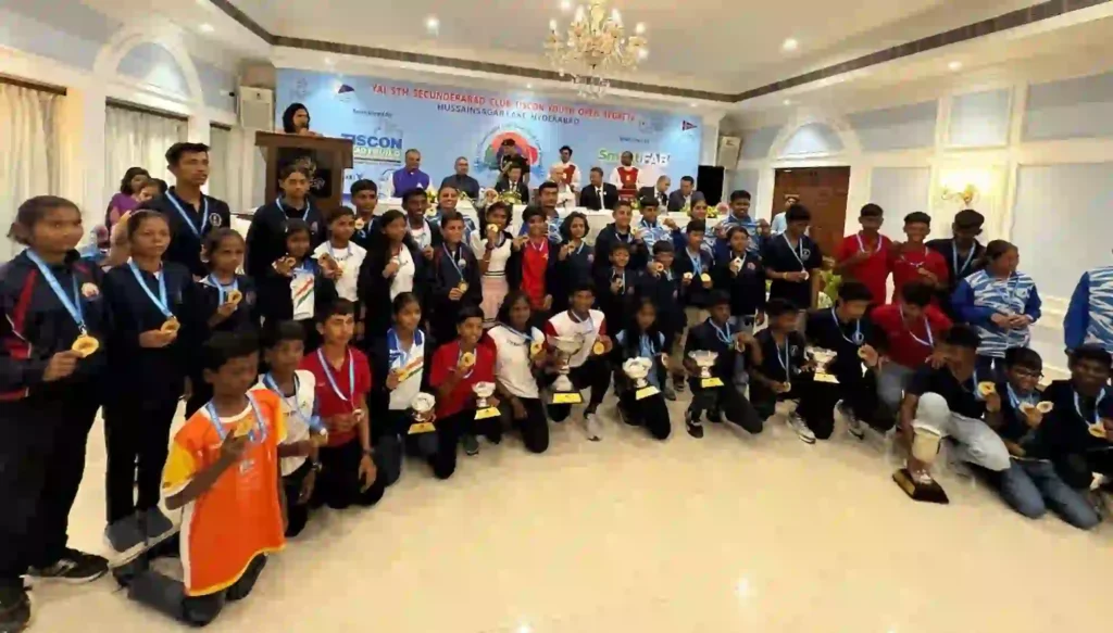 BC Gurukula Students Win : జాతీయస్థాయి టి స్కాన్ యూత్ ఓపెన్ రెగట్టా పోటీల్లో బిసి గురుకుల విద్యార్థులకు పతకాలు