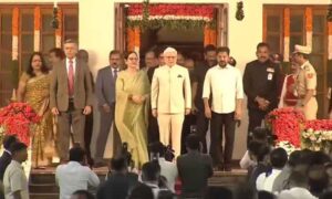 రాజ్‌భవన్‌లో హాజరైన రేవంత్ రెడ్డి, మంత్రులు