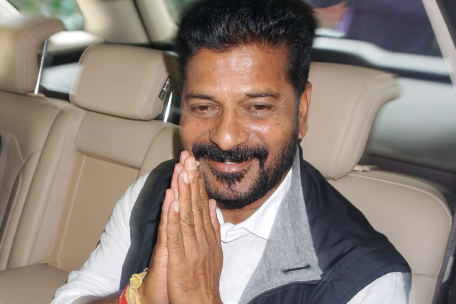 Revanth Reddy : రేపు ఢిల్లీకి ముఖ్యమంత్రి రేవంత్ రెడ్డి