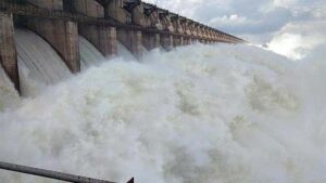 భారీగా వరద కారణంగా SRSP గేట్లు ఓపెన్