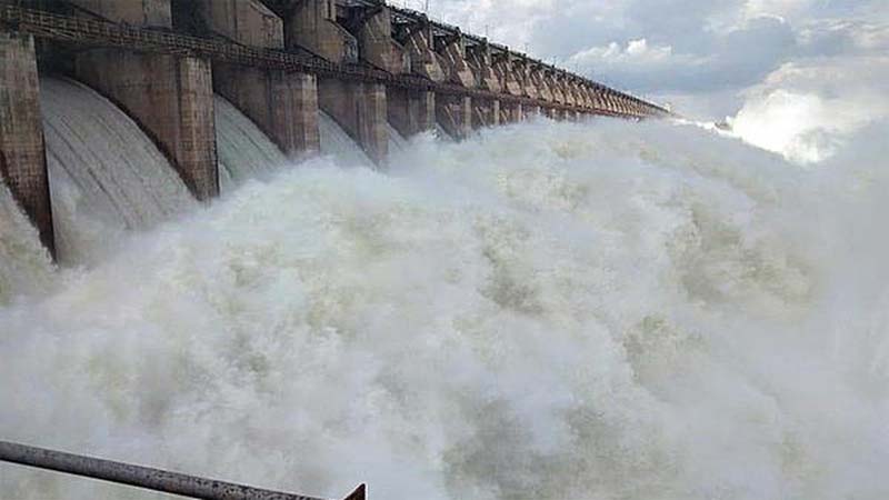 SRSP : భారీగా వరద కారణంగా SRSP గేట్లు ఓపెన్