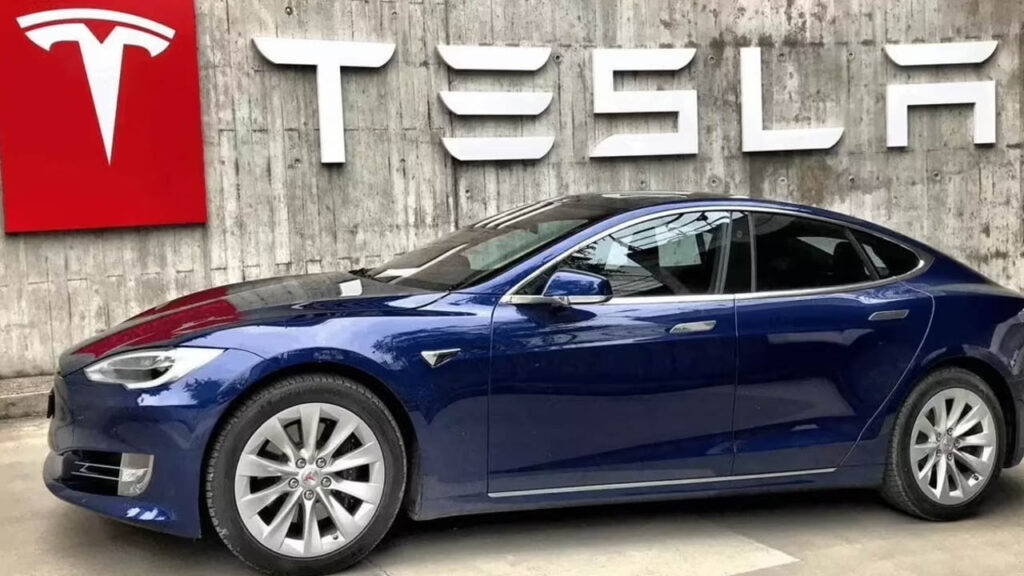 Tesla : భారత్ లో రెండో షోరూం ప్రారంభించనున్న టెస్లా