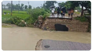 మెదక్ – కొత్తపల్లి మధ్య నిలిచిన రాకపోకలు