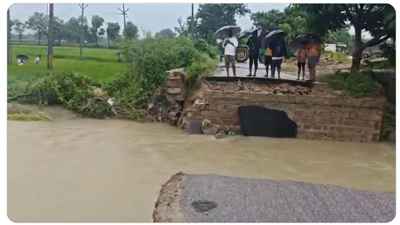 Breaking News – Flood Effect : మెదక్ – కొత్తపల్లి మధ్య నిలిచిన రాకపోకలు