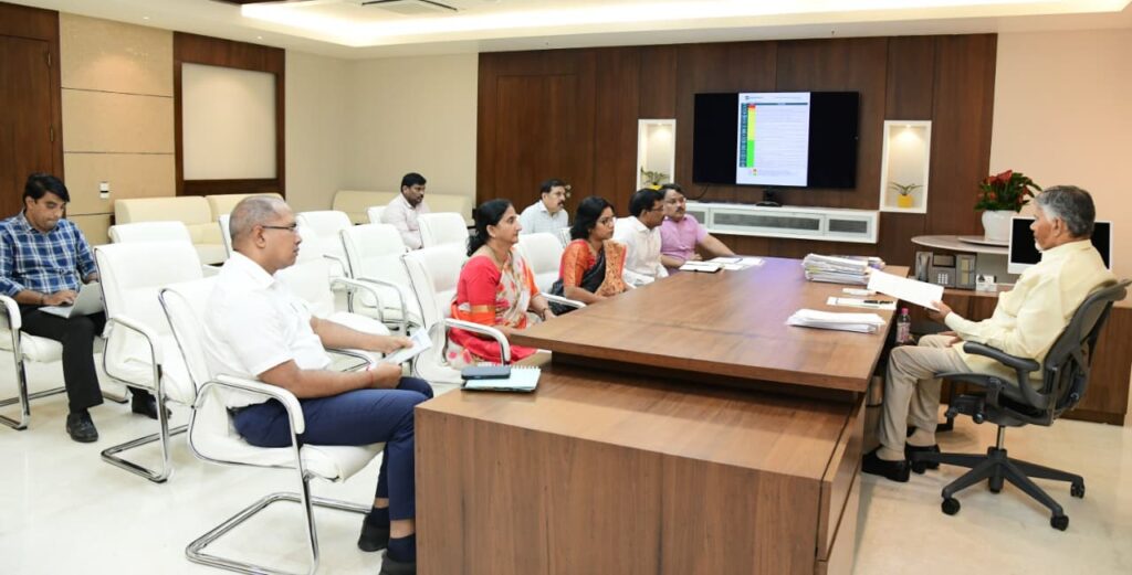 Vaartha live news : Chandrababu Naidu : ఉల్లి రైతులకు నష్టం వాటిల్లకూడదు : చంద్రబాబు