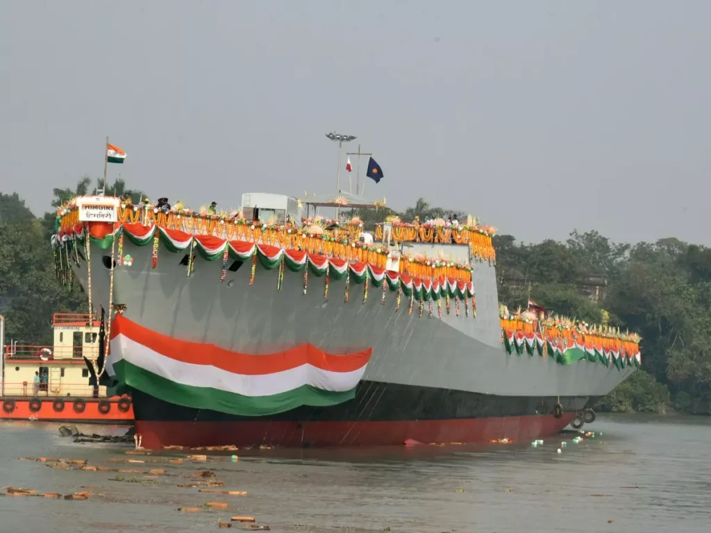 Vaartha live news :Indian Navy : నౌకాదళంలోకి రెండు స్వదేశీ యుద్ధనౌకలు