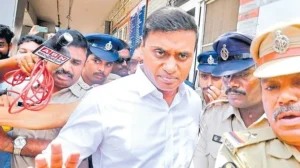 జైల్లో మిథున్‌రెడ్డితో వైసీపీ నేతల భేటీ