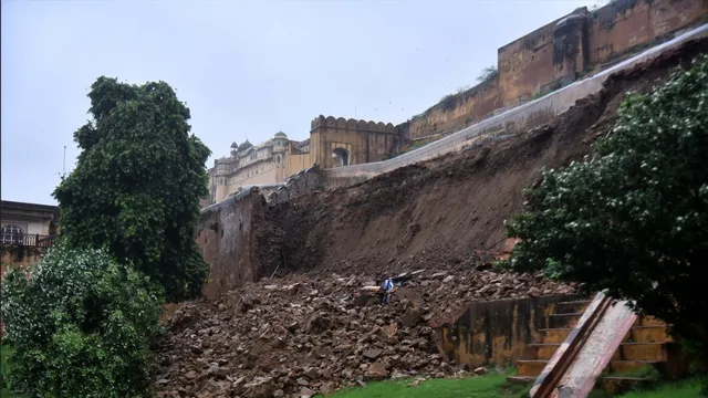 Vaartha live news : Rajasthan : పురాతన గోడ కుప్పకూలిన 200 అడుగుల కోట