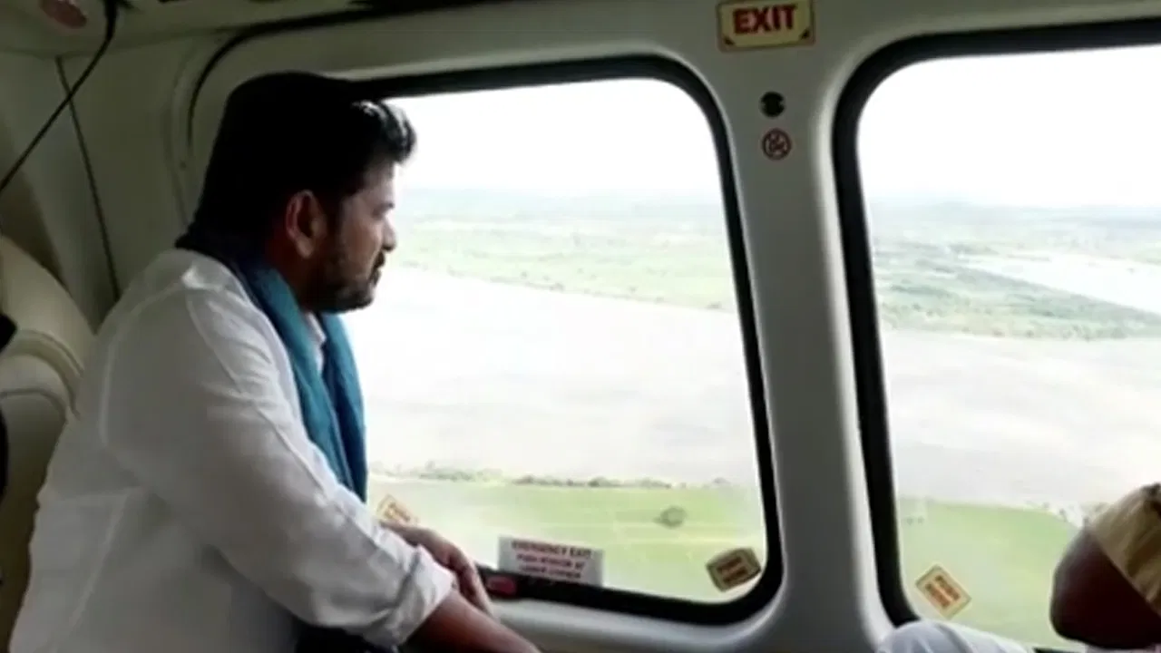 Revanth Reddy : వరద ప్రవాహాన్ని పరిశీలించిన రేవంత్ రెడ్డి