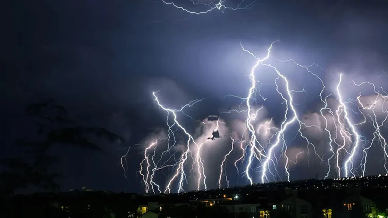 Vaartha live news : Telangana Weather : తెలంగాణలో వింత వాతావరణం