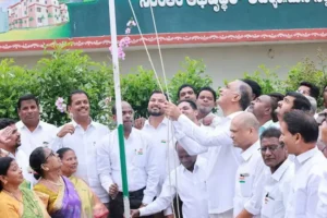 సిద్దిపేటలోని తన క్యాంప్ కార్యాలయం లో మాజీ మంత్రి, ఎమ్మెల్యే హరీశ్ రావు మీడియా సమావేశం