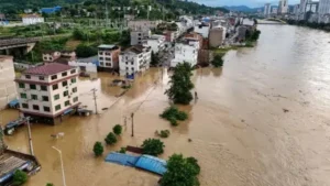 చైనాలో ఆకస్మిక వరదలు.. 17 మంది మృతి..33 మంది గల్లంతు