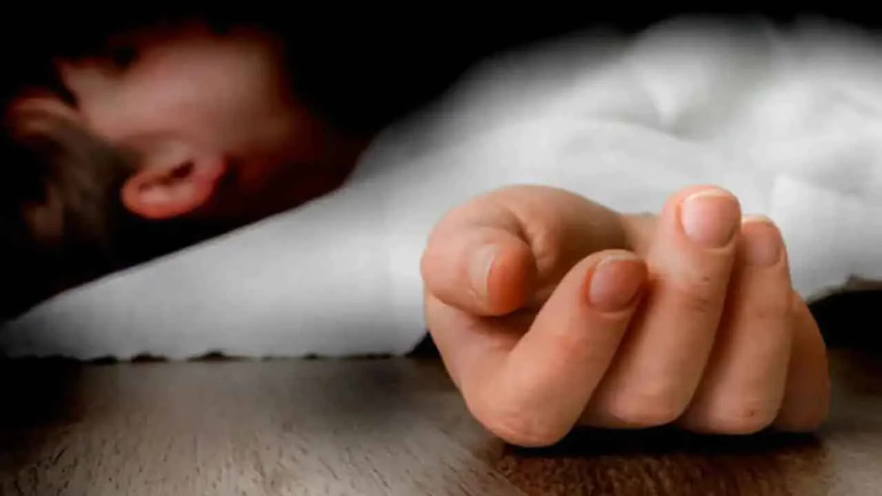 Train Accident – పల్నాడు జిల్లా జానపాడు వద్ద ఇద్దరు మృతి