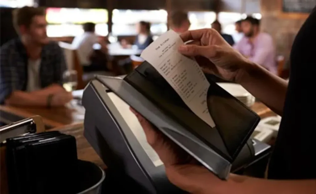 Restaurant Charges : రెస్టారెంట్ల సర్వీస్ ఛార్జ్పై ఢిల్లీ హైకోర్టు ఆగ్రహం – డబుల్ దోపిడీ