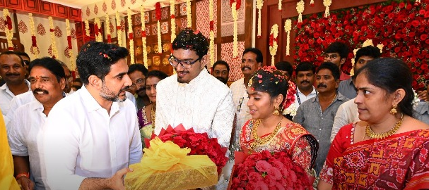 Nara Lokesh: నిమ్మల రామానాయుడు కుమార్తె నిశ్చితార్థానికి హాజరైన లోకేశ్