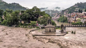 హిమాచల్ ప్రదేశ్, పంజాబ్ లో కుండపోత వర్షాలు