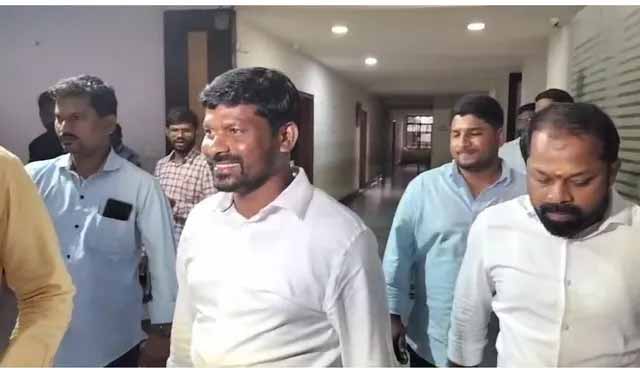 Guvvala : నా భార్యకి రాజకీయాలు అంటే ఇంట్రెస్ట్ లేదు – మాజీ ఎమ్మెల్యే గువ్వల బాలరాజు