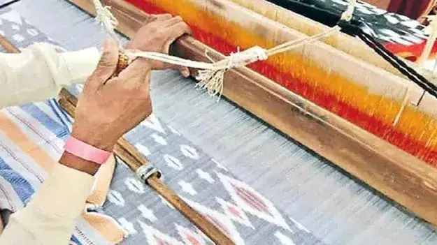 Handloom : జాతీయ చేనేత దినోత్సవానికి ప్రభుత్వం ఏర్పాట్లు – కొండా లక్ష్మణ్ బాపూజీ అవార్డులు ప్రదానం