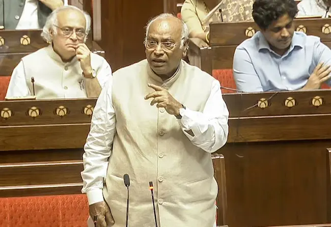 CISF : సభలో CISF సిబ్బంది ఉన్నారన్న ఖర్గే ఆరోపణలపై వివాదం