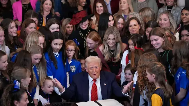 Sports Visas : ట్రాన్స్‌ జెండర్‌ మహిళలకు స్పోర్ట్స్‌ వీసాలపై పరిమితులు..ట్రంప్‌ నిర్ణయం