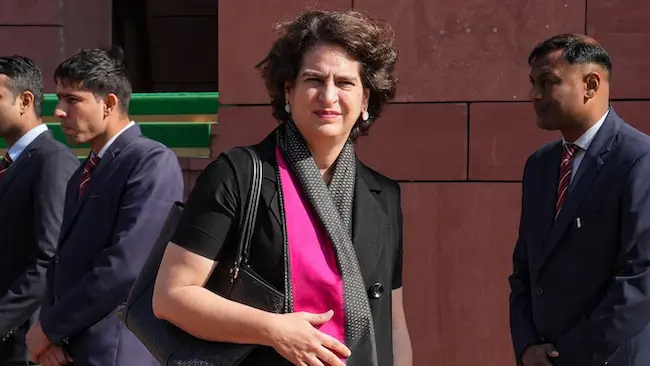 Priyanka Gandhi: ప్ర‌శ్న‌లు వేయ‌డం, ప్రభుత్వాన్ని నిల‌దీయ‌డం ప్ర‌తిప‌క్ష నేత విధి