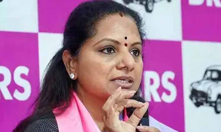 Kavitha : కవిత ‘లిల్లీఫుట్’ వ్యాఖ్యలు.. రాజకీయ వర్గాల్లో సంచలనం