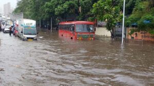 నీటమునిగిన ముంబై