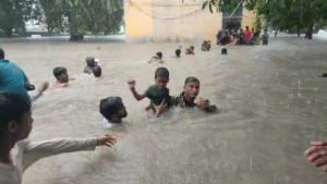 Rains – బారి వర్షాలతో అతలా కుతలం అయిన కామారెడ్డి