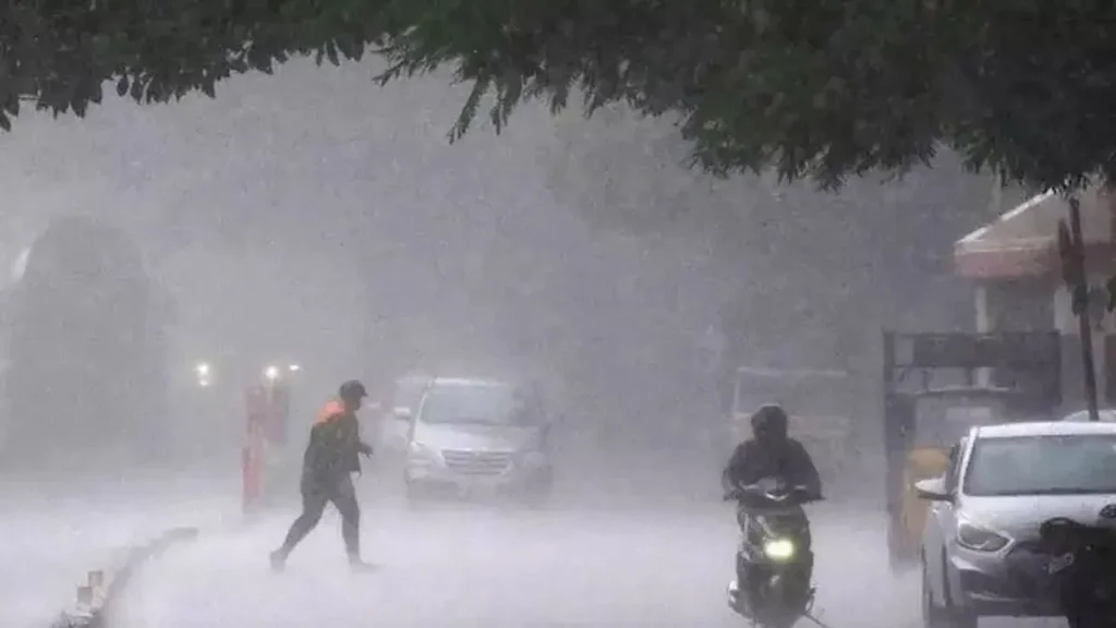 Weather : 24 గంటల్లో వాయుగుండం – మూడు రోజుల పాటు భారీ వర్షాలు