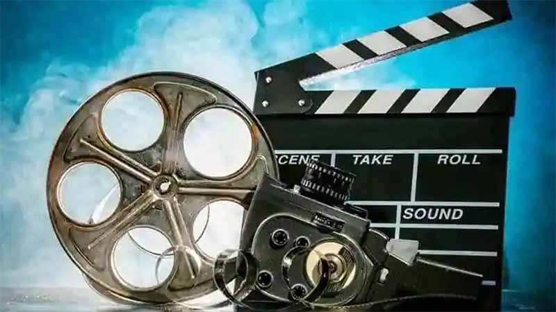 Tollywood : టాలీవుడ్‌లో మోగిన సమ్మె సైరన్.. రేపటి నుంచి షూటింగ్స్ బంద్