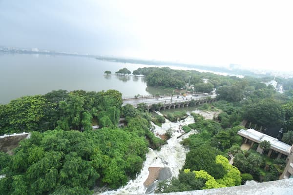 Hussain sagar: హుస్సేన్ సాగర్ లో జలకళ