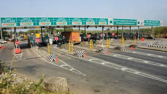Latest News: Toll Fee టూవీలర్లకు టోల్ ఫీజు లేదు.. కేంద్రం క్లారిటీ