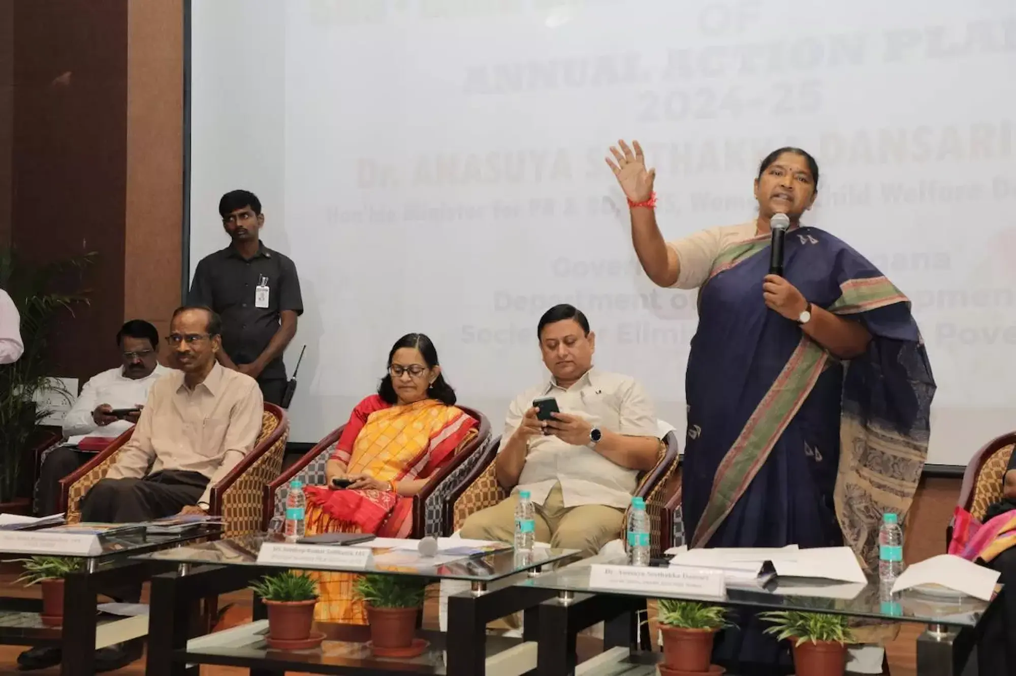 Minister Seethakka – మహిళ వ్యాపారాలకు వడ్డీలేని రుణాలు