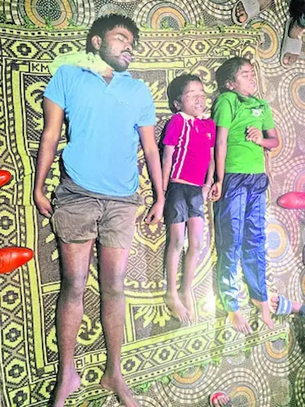 Latest News: Karnataka Crime – ఆర్థిక ఇబ్బందులతో కుటుంబం ఆత్మహత్య.. భార్యపై అనుమానం